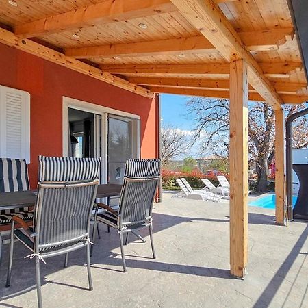 Casa Lutoma Villa Kmeti Eksteriør billede