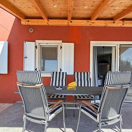 Casa Lutoma Villa Kmeti Eksteriør billede