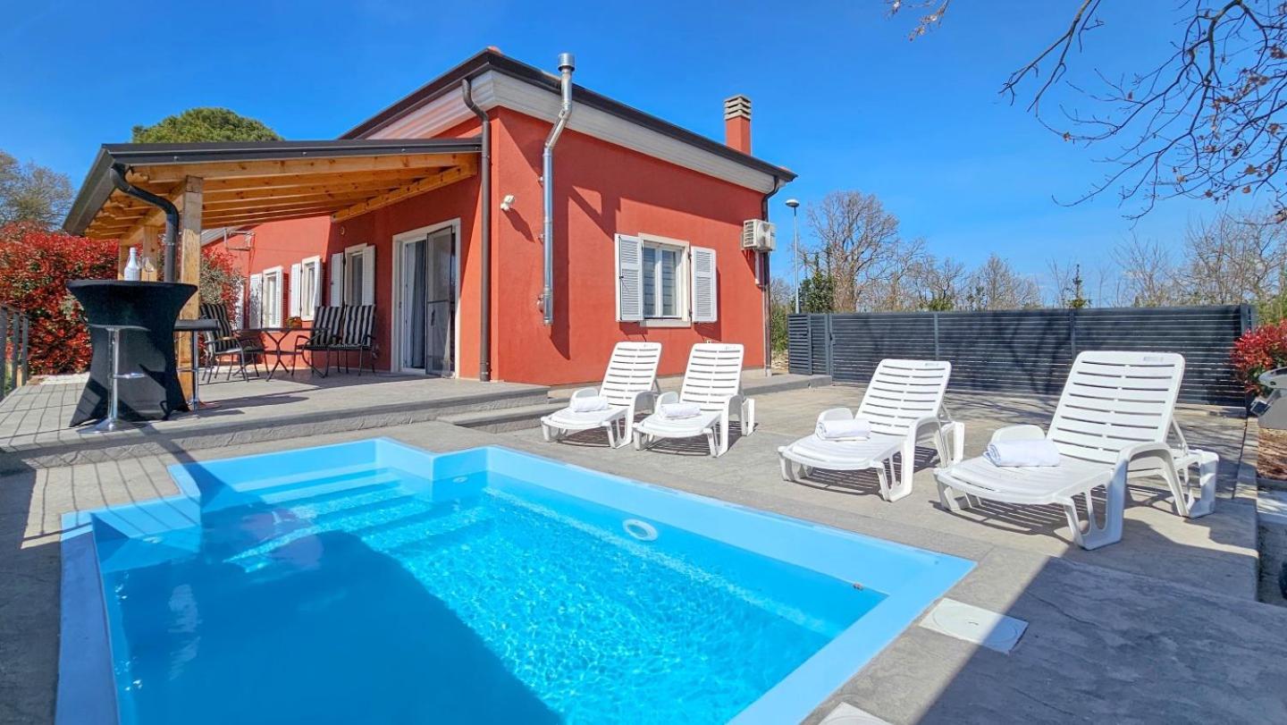 Casa Lutoma Villa Kmeti Eksteriør billede