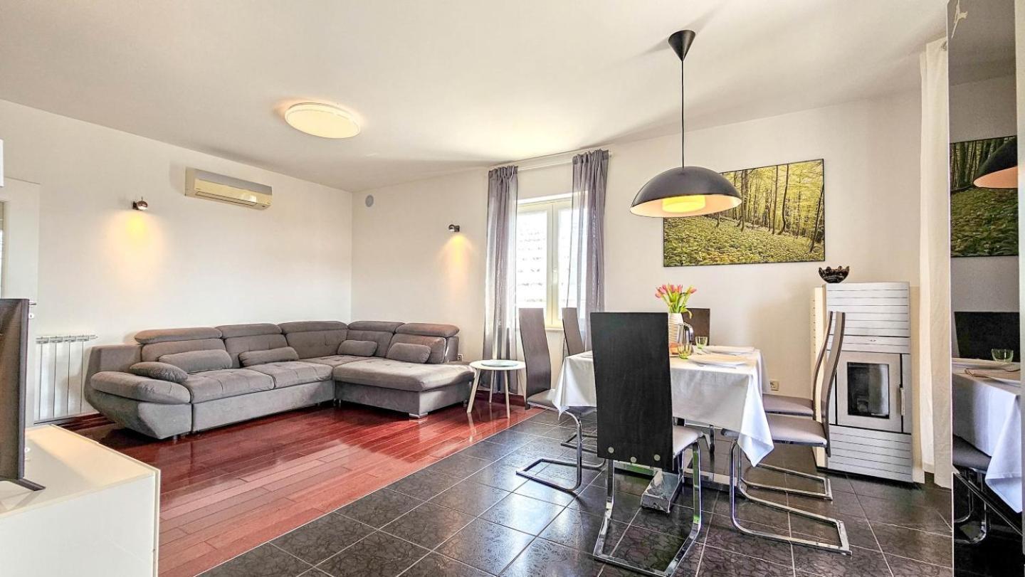 Casa Lutoma Villa Kmeti Eksteriør billede