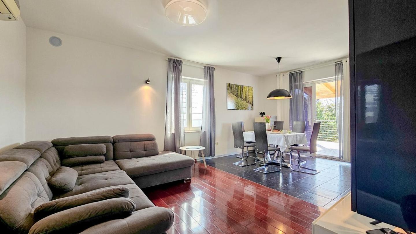Casa Lutoma Villa Kmeti Eksteriør billede
