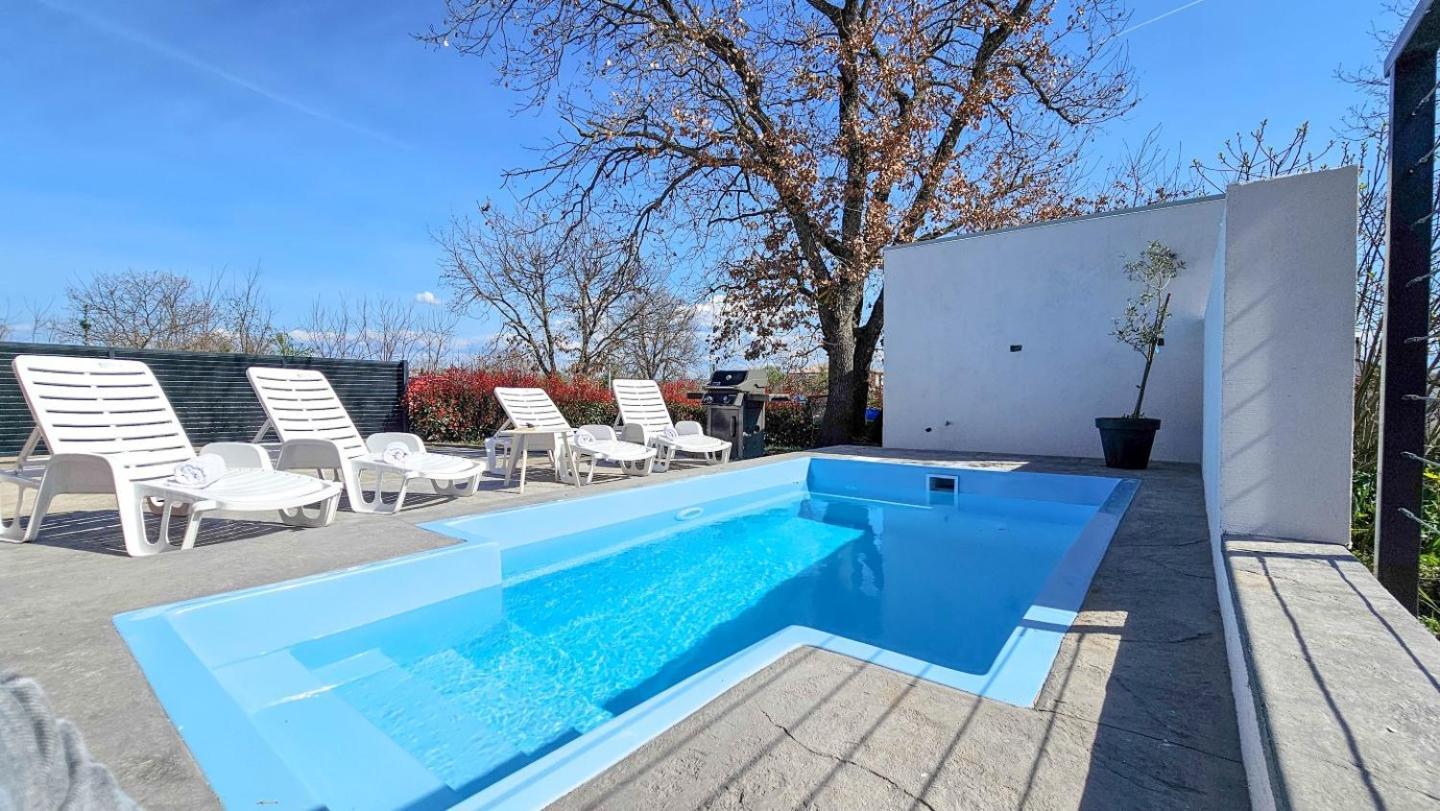 Casa Lutoma Villa Kmeti Eksteriør billede