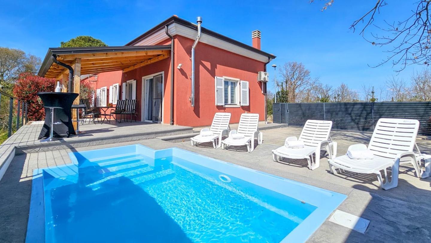 Casa Lutoma Villa Kmeti Eksteriør billede
